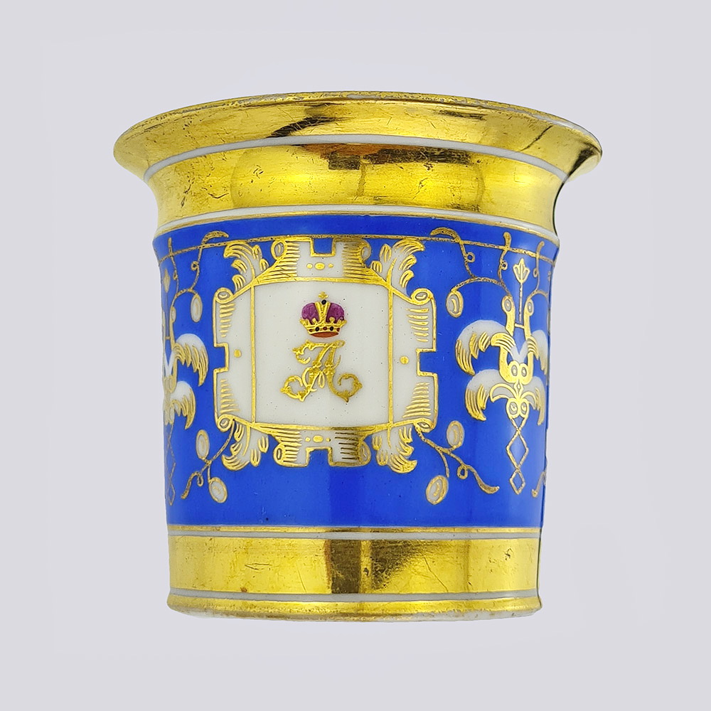 Чайная пара с цветами на синем фоне (ИФЗ период А II, Российская Империя)