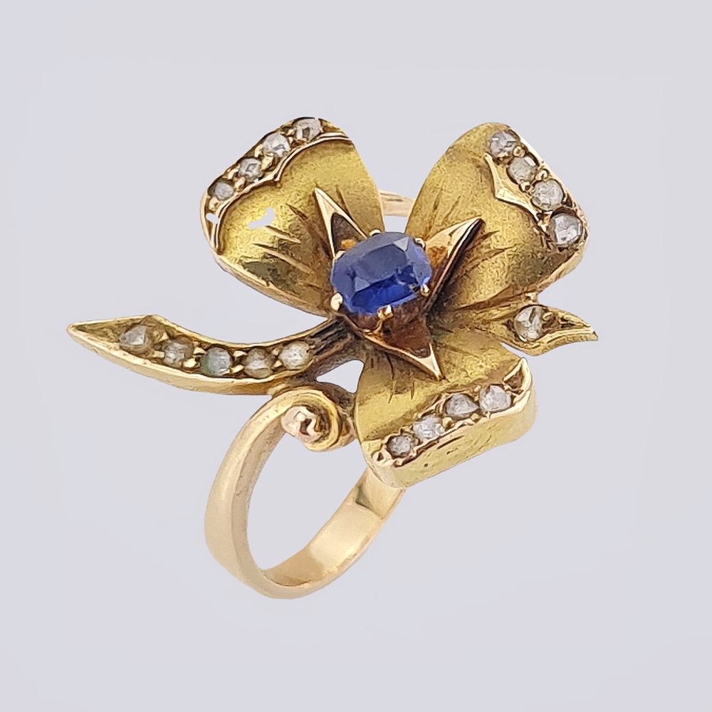 Золотое кольцо «Цветок» с сапфиром и мелкими алмазами (Зап. Европа, 585 пр.,19 век)