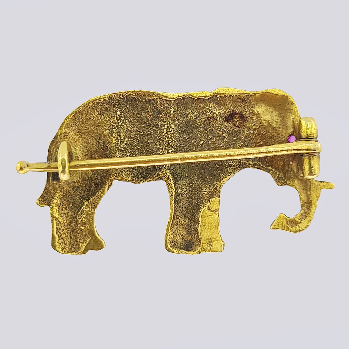 Брошь «Слон» из золота 56 пробы с рубиновым глазом 