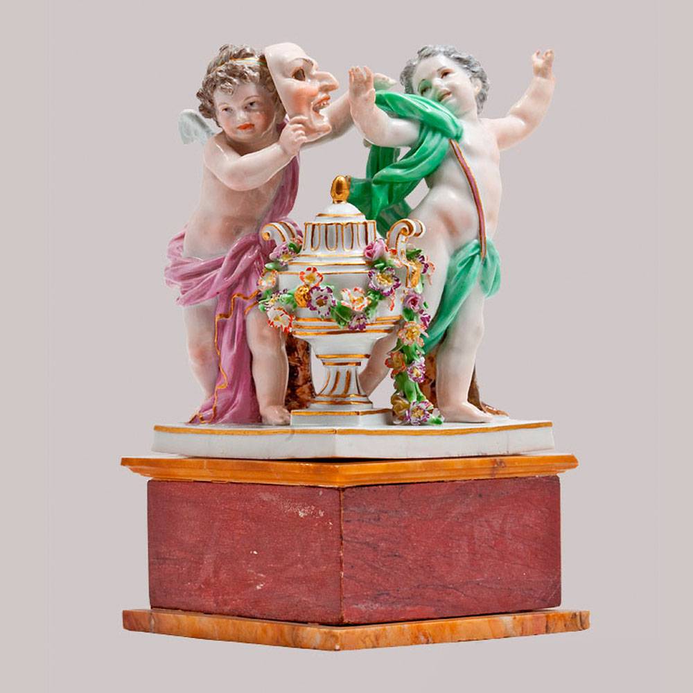 Статуэтка «Ангелы играющие в театр» из фарфора 19 век (Мейсен, Германия)