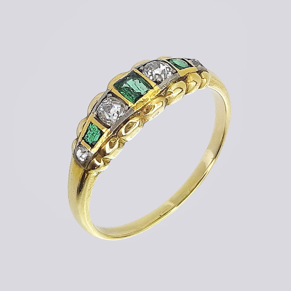 Золотое кольцо «дорожка» с изумрудами и бриллиантами 