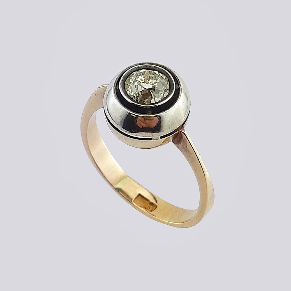 Кольцо с бриллиантом в закрытом касте из золота 583 пробы 19 века