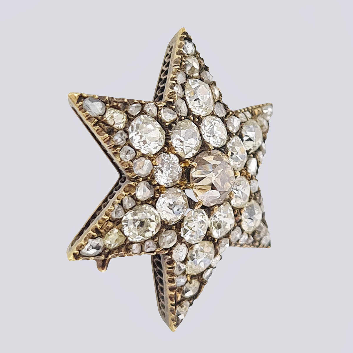 Брошь «Звезда» с бриллиантами и алмазами из золота 56 пробы 19 века