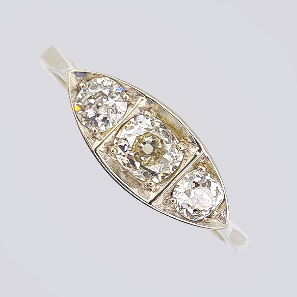 Кольцо Арт-Деко с бриллиантами из белого золота 750 пробы 20 века