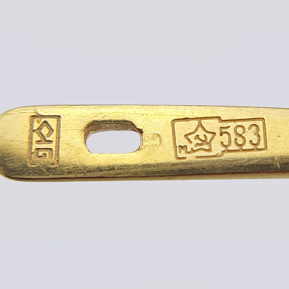 Золотой комплект (кольцо и серьги) с якутскими бриллиантами «Тюльпан» (МЮЗ, СССР)