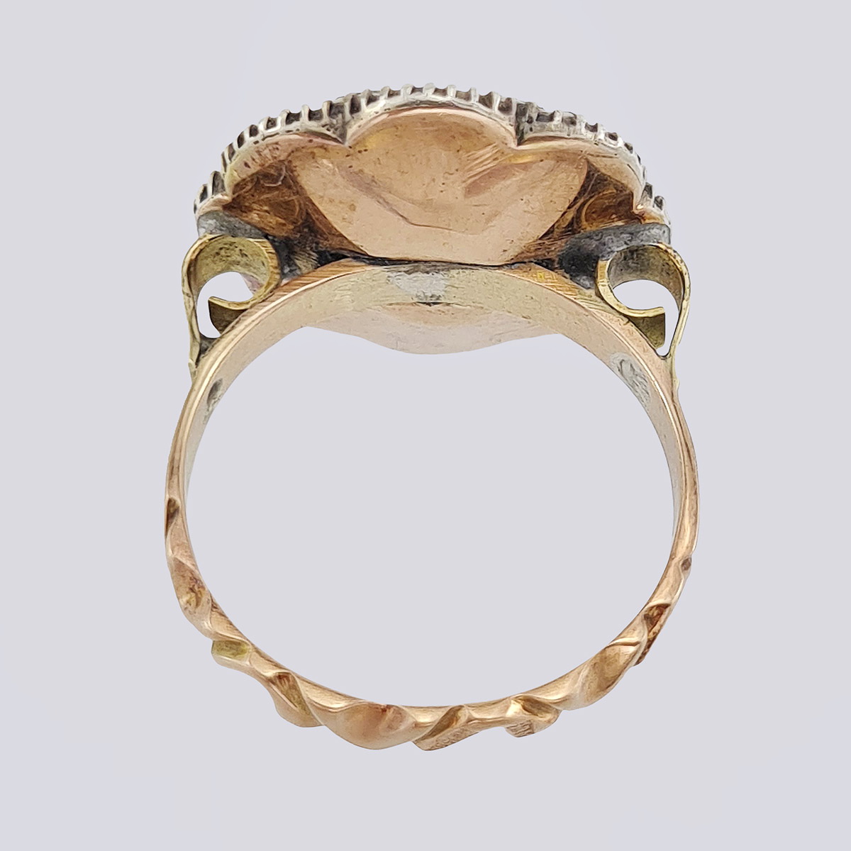 Золотое кольцо 585 пробы с 25 алмазами