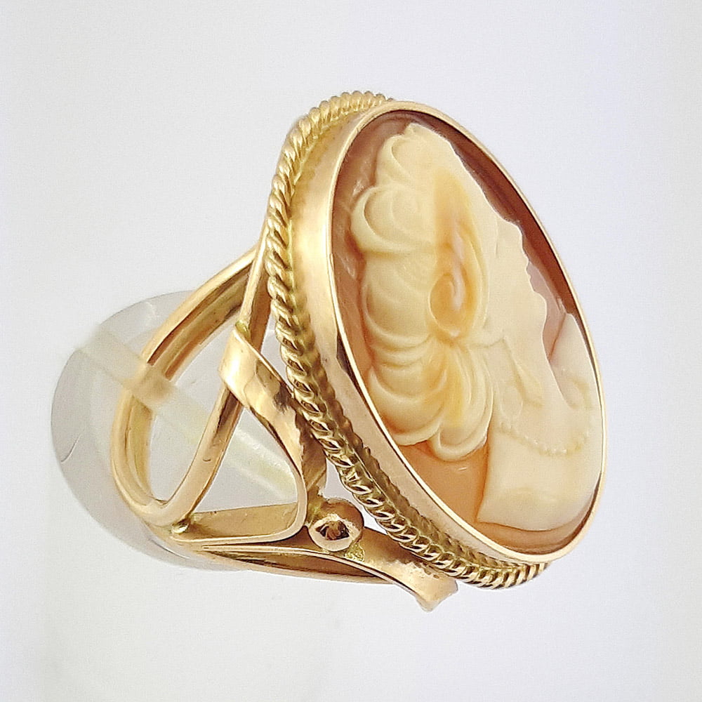 Кольцо с камеей на раковине из золота 585 пробы 20 века (Италия)