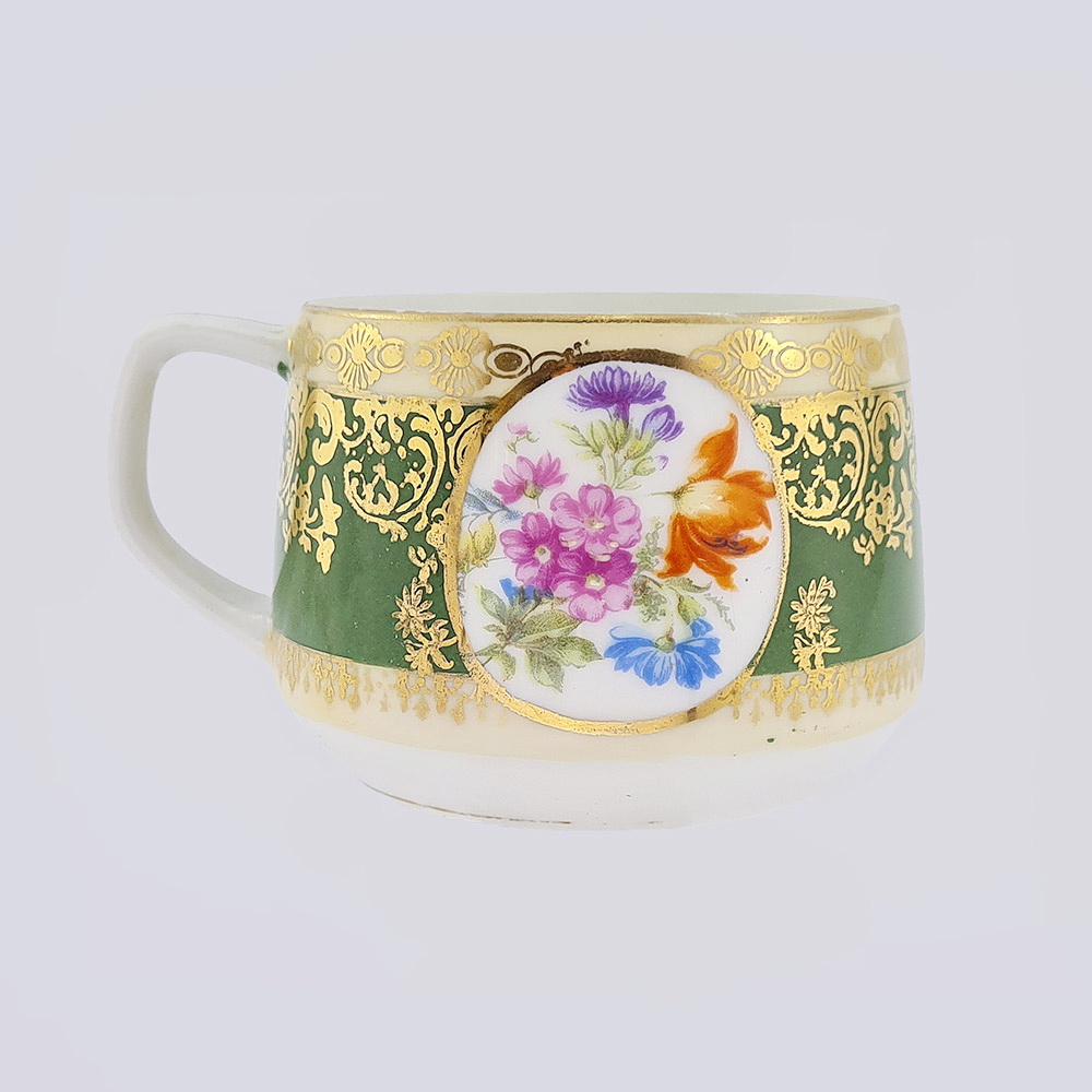 Чайная пара «Цветы и девушка» 19 века (Завод Гарднера, Россия)