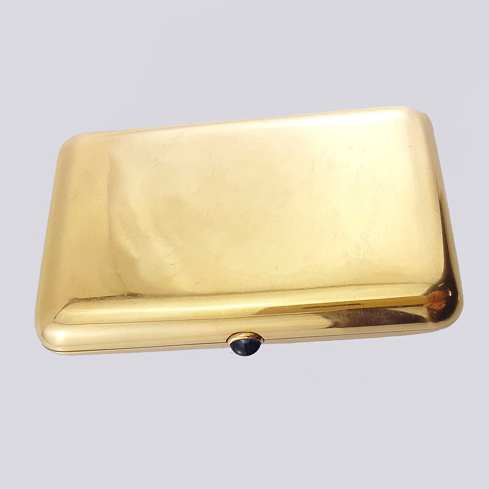 Маленький гладкий портсигар из золота 56 пробы с сапфирами (авт. Маршак)