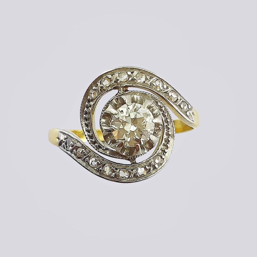 Французское золотое кольцо «Спираль» с бриллиантами и алмазами