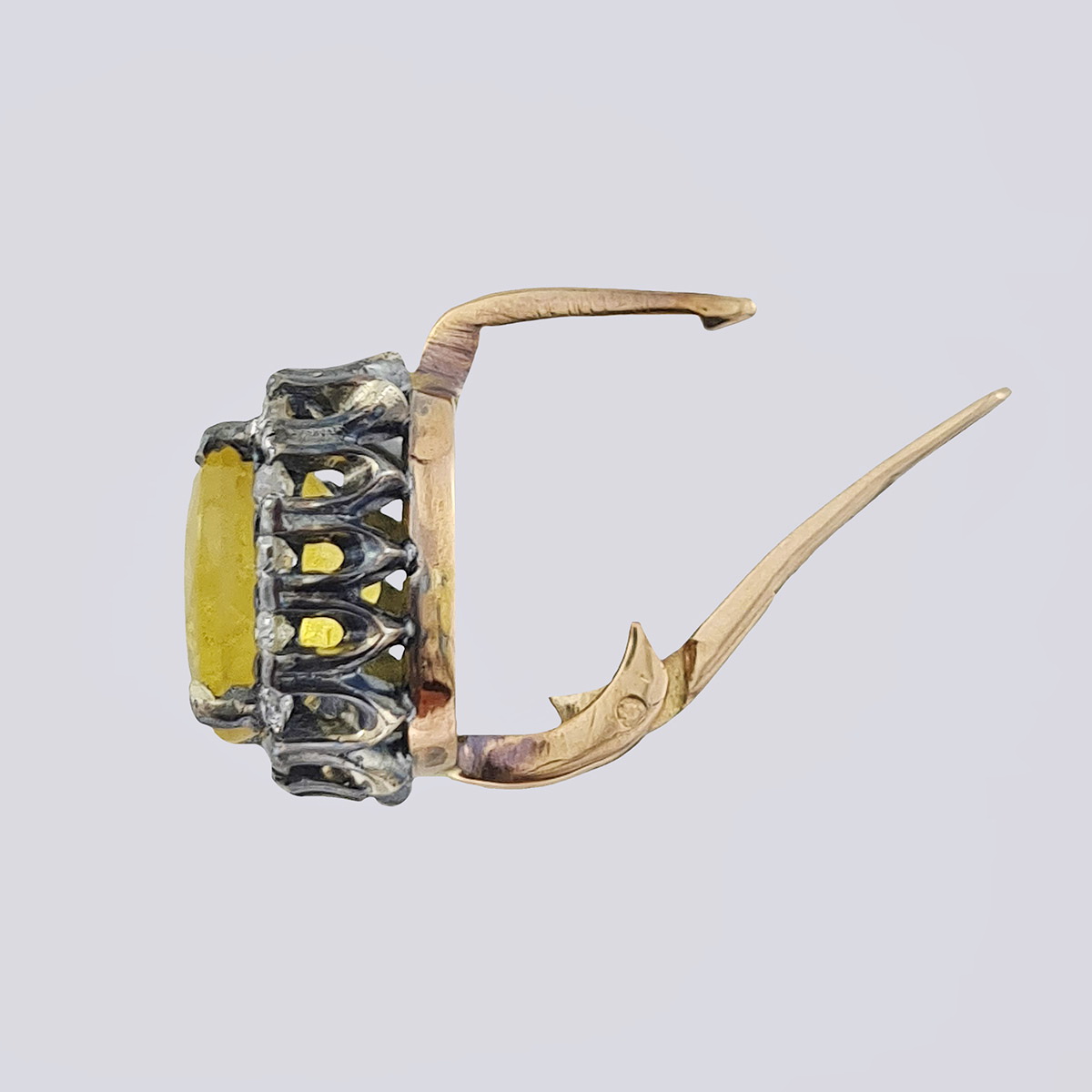 Серьги с жёлтыми сапфирами из золотая 585-й пробы 