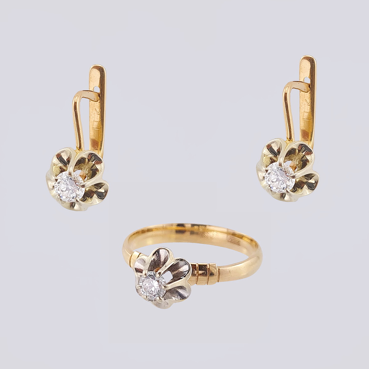 Комплект золотые серьги и кольцо купить в Москве в Антикварном салоне «Сказка»