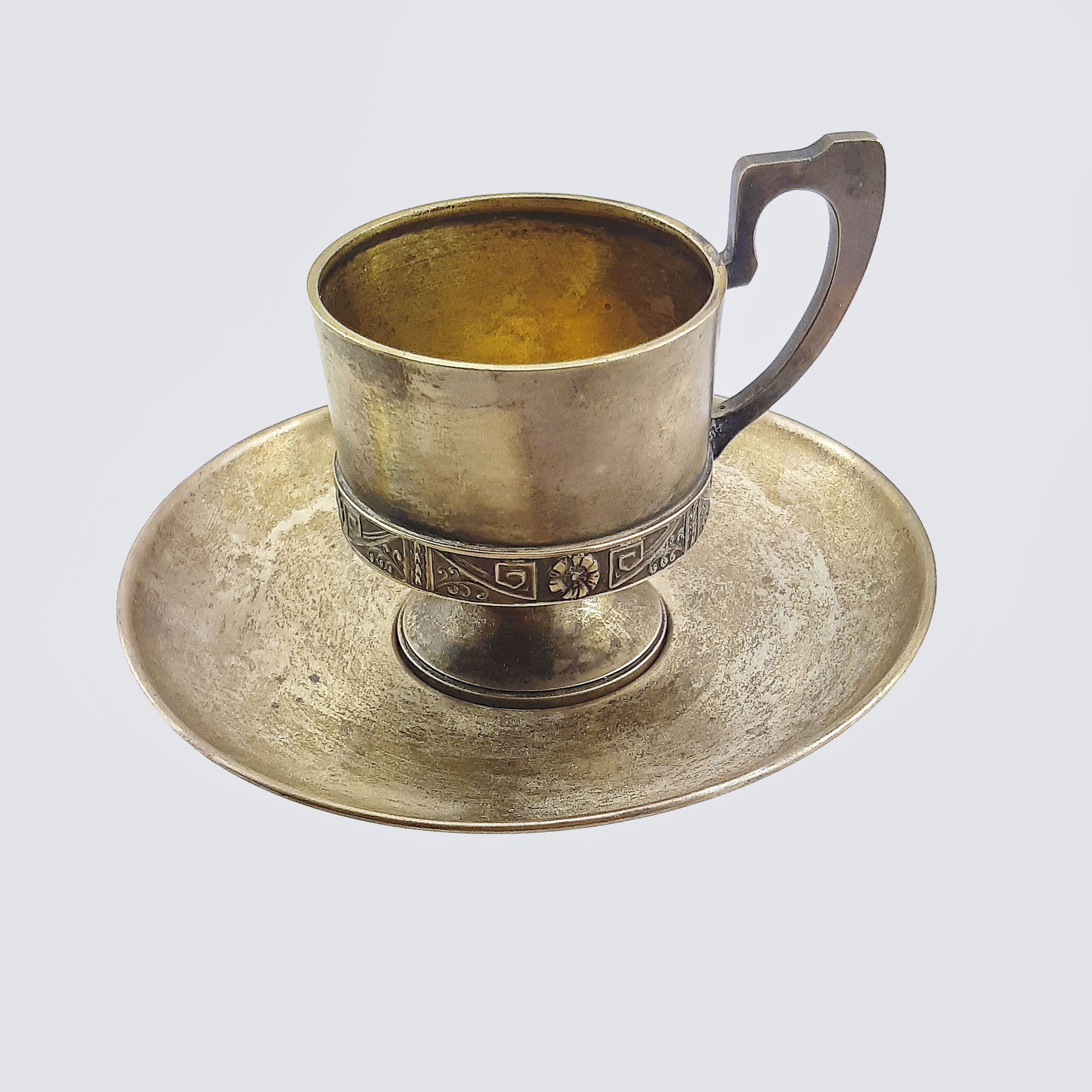 Чашка с блюдцем в стиле модерн из серебра 84 пробы (2 Артель, 19 века)
