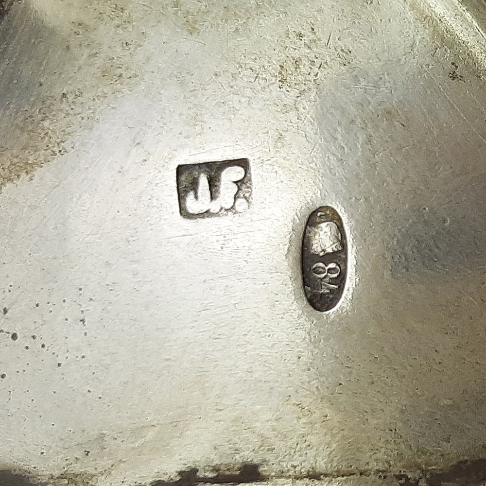 Солонка на трех ножках из серебра 84 пробы 19 века
