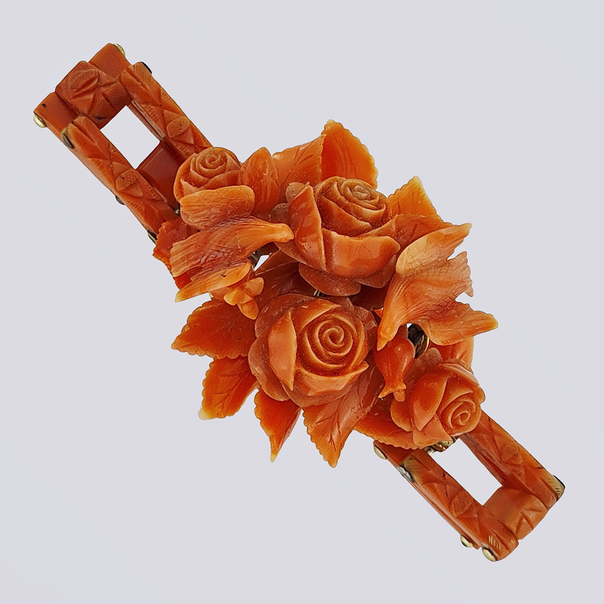 Браслет из резного коралла "Голуби" первая половина 19 века 