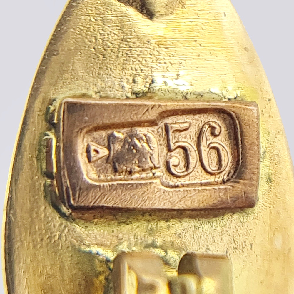 Серьги-подвески с алмазами из золота 56 пробы