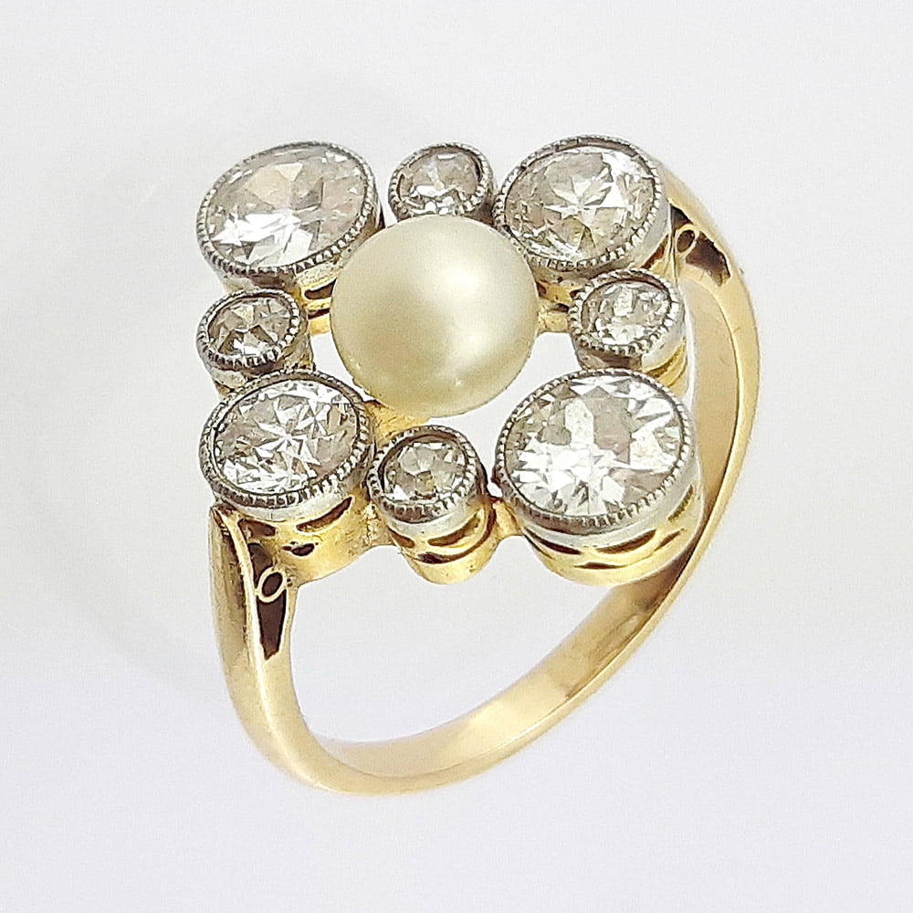 Старинное кольцо в стиле Арт-деко с бриллиантами и жемчугом из золота 585 пробы