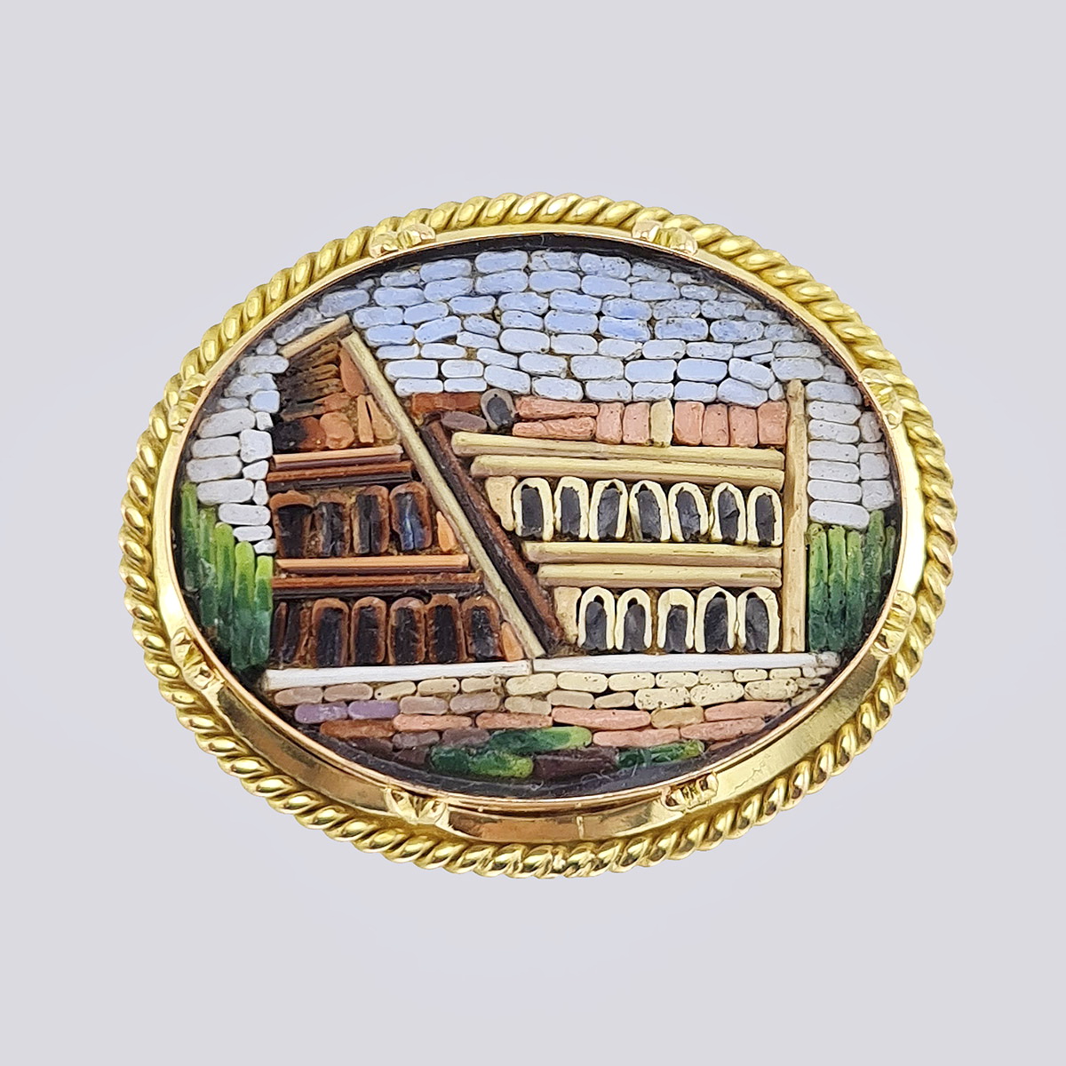 Золотое кольцо с римской мозаикой с изображением Колизея