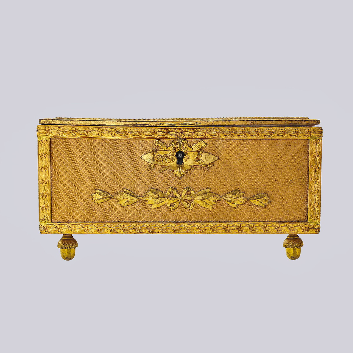 Европейская шкатулка с миниатюрой «Портрет девушки» из латуни с бронзовыми накладками 