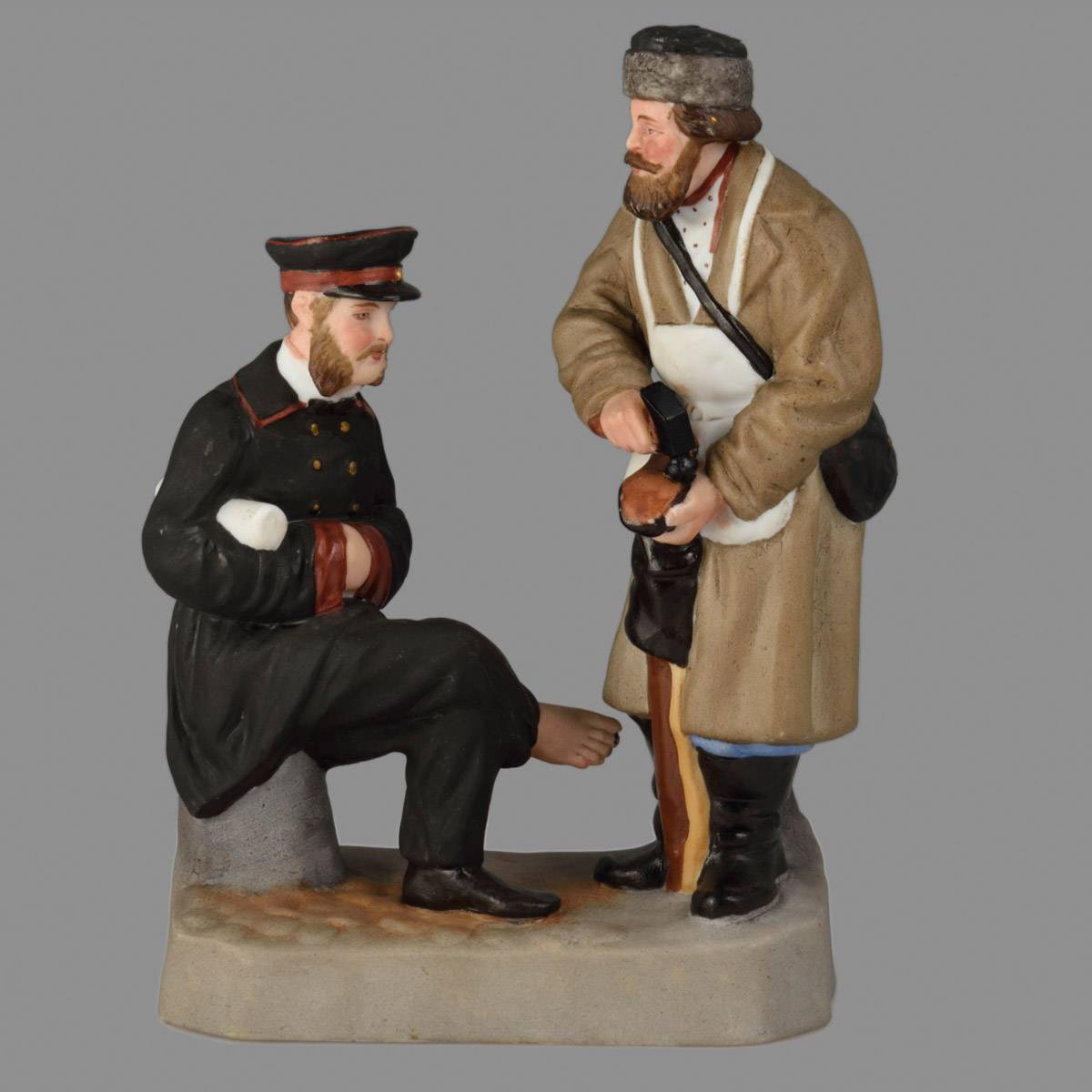 Статуэтка «Холодный сапожник» из фарфора 19 века (Завод Гарднера, Россия)