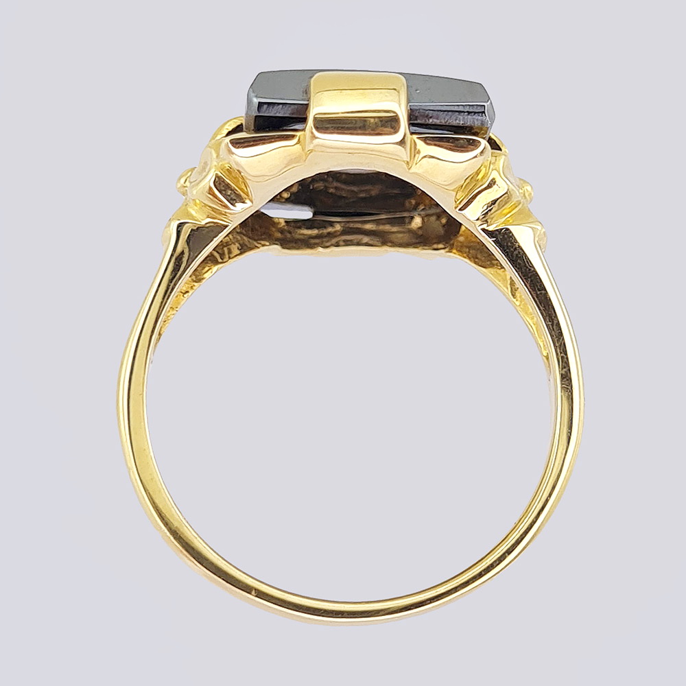 Золотое кольцо с Гермесом на авантюрине 