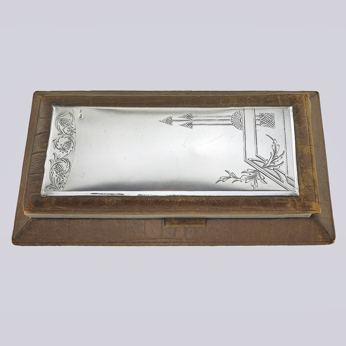 Настольный блокнот коричневого цвета с серебряной накладкой в стиле Модерн (84 проба)