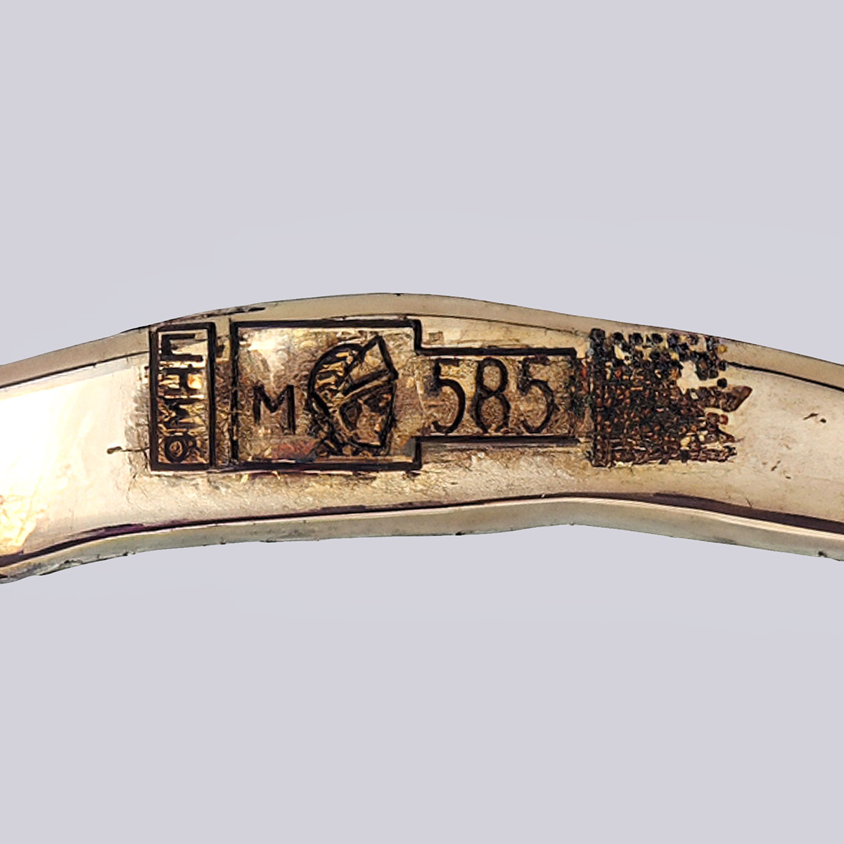 Серьги золотые 56 пробы в форме " малины" с демонтойдами