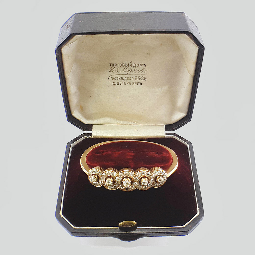 Русский жёсткий браслет с бриллиантами из золота 56 пробы 19 века