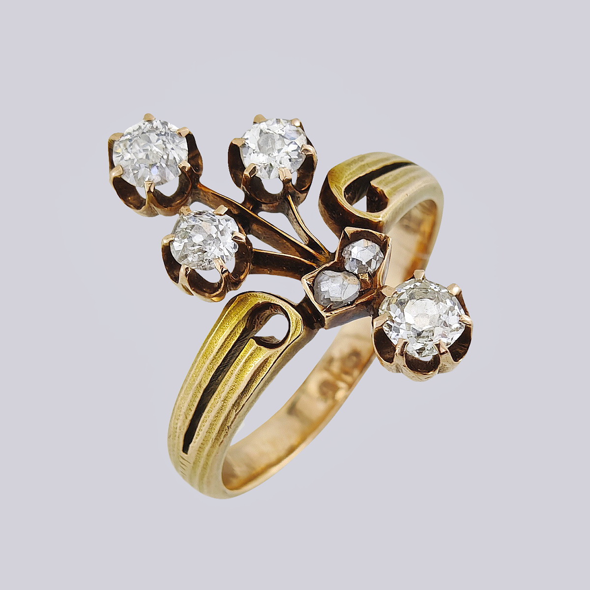 Кольцо золотое с бриллиантами старой огранки 