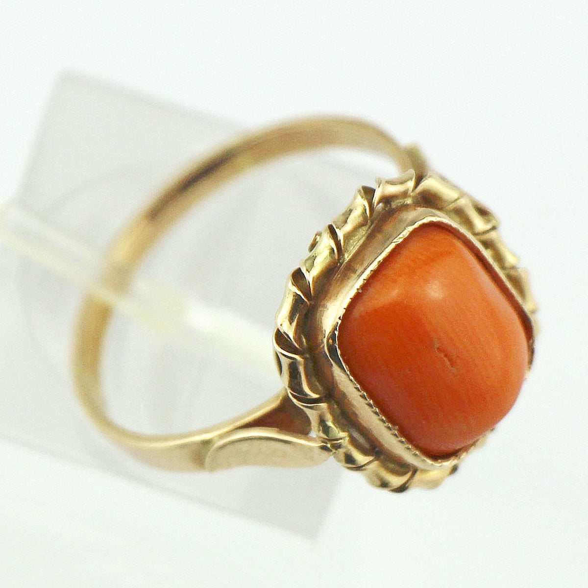 Комплект золотое кольцо+серьги с натуральным рыжим кораллом