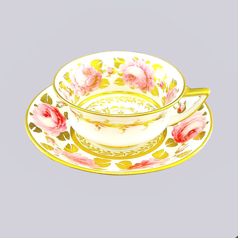 Чайная пара «Розы» из фарфора (Гарднер, 1860-е гг.)