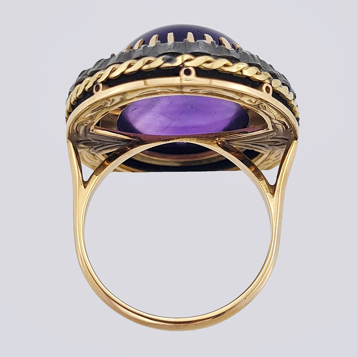 Золотое кольцо 585 пробы с 29 бриллиантами и 1 аметистом (18 размер)