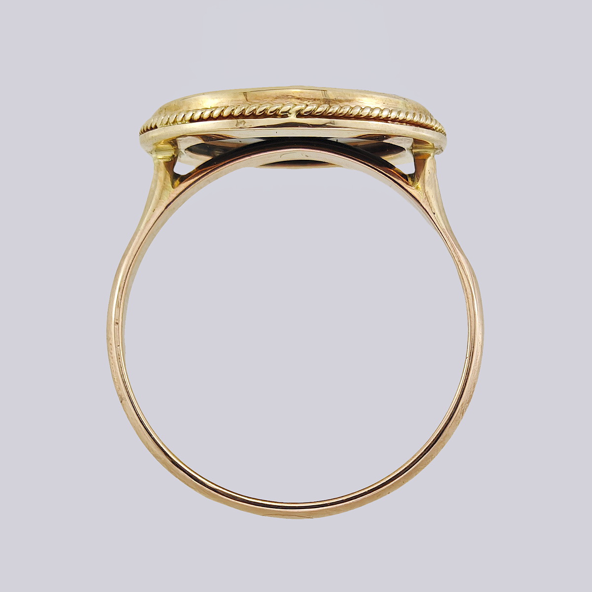 Кольцо золотое 583 пробы с черным агатом и бриллиантом 