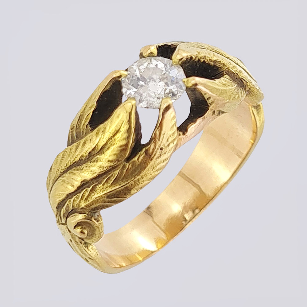 Кольцо «Листья» с бриллиантом из золота 56 пробы конца 19 века