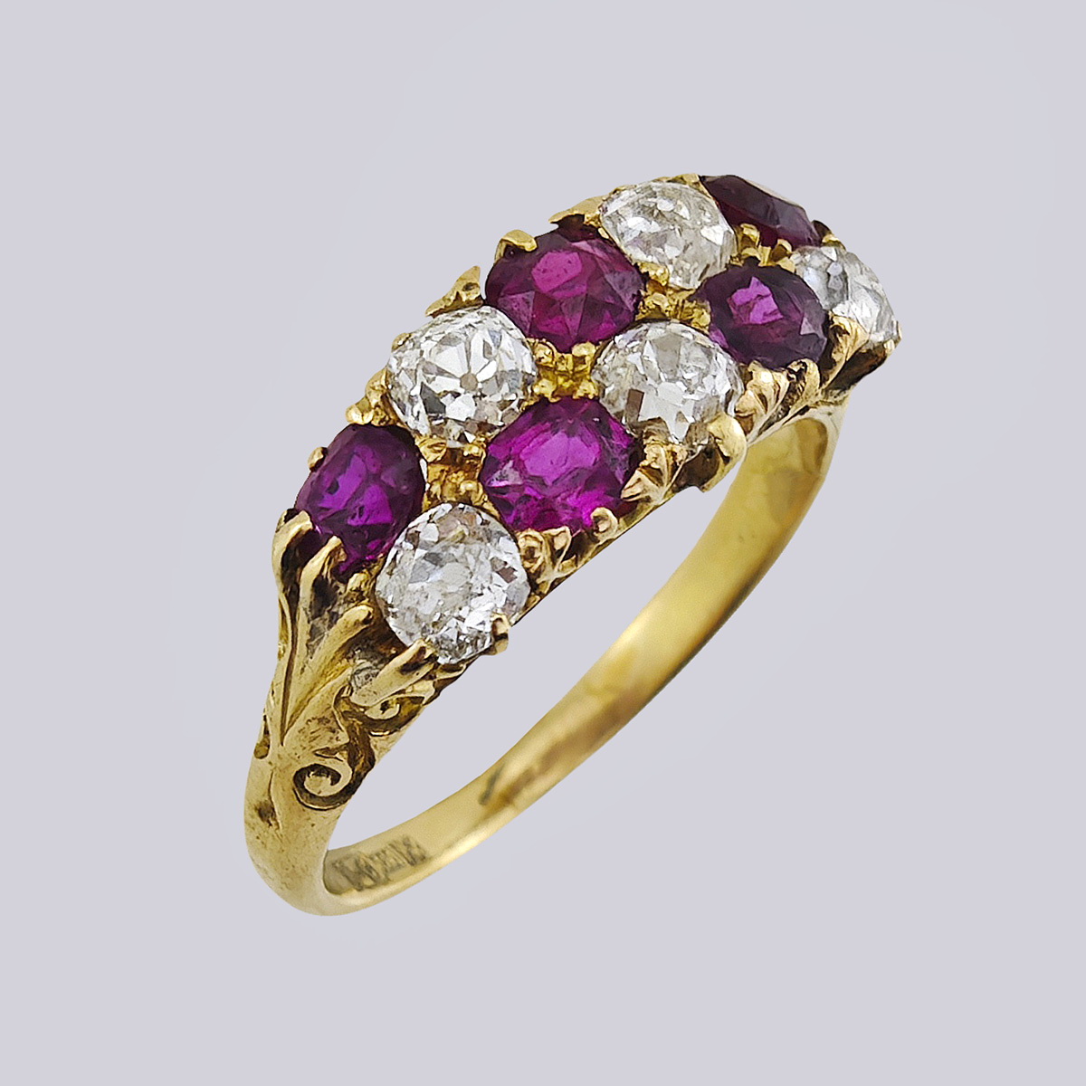 Кольцо из золота 585-й пробы с бриллиантами старой огранки и природными рубинами