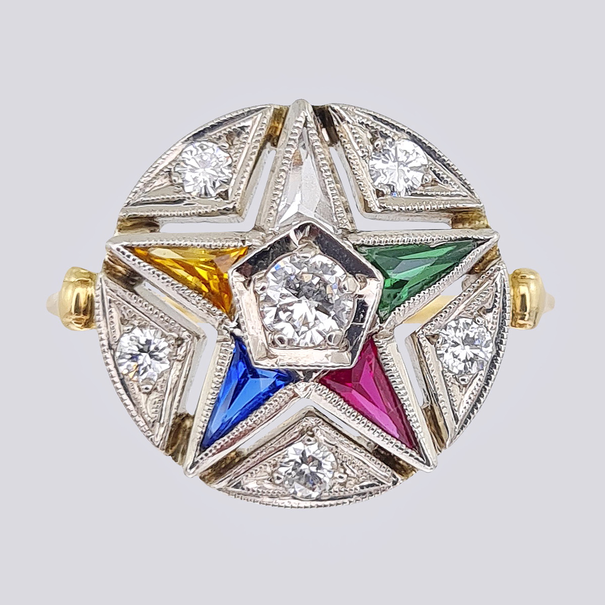 Золотое кольцо «Звезда» с бриллиантами современной огранки и разноцветными вставками