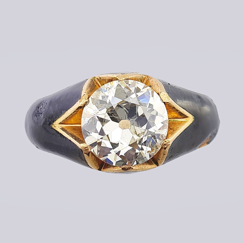 Кольцо с крупным бриллиантом с чёрной эмалью из золота 56 пробы