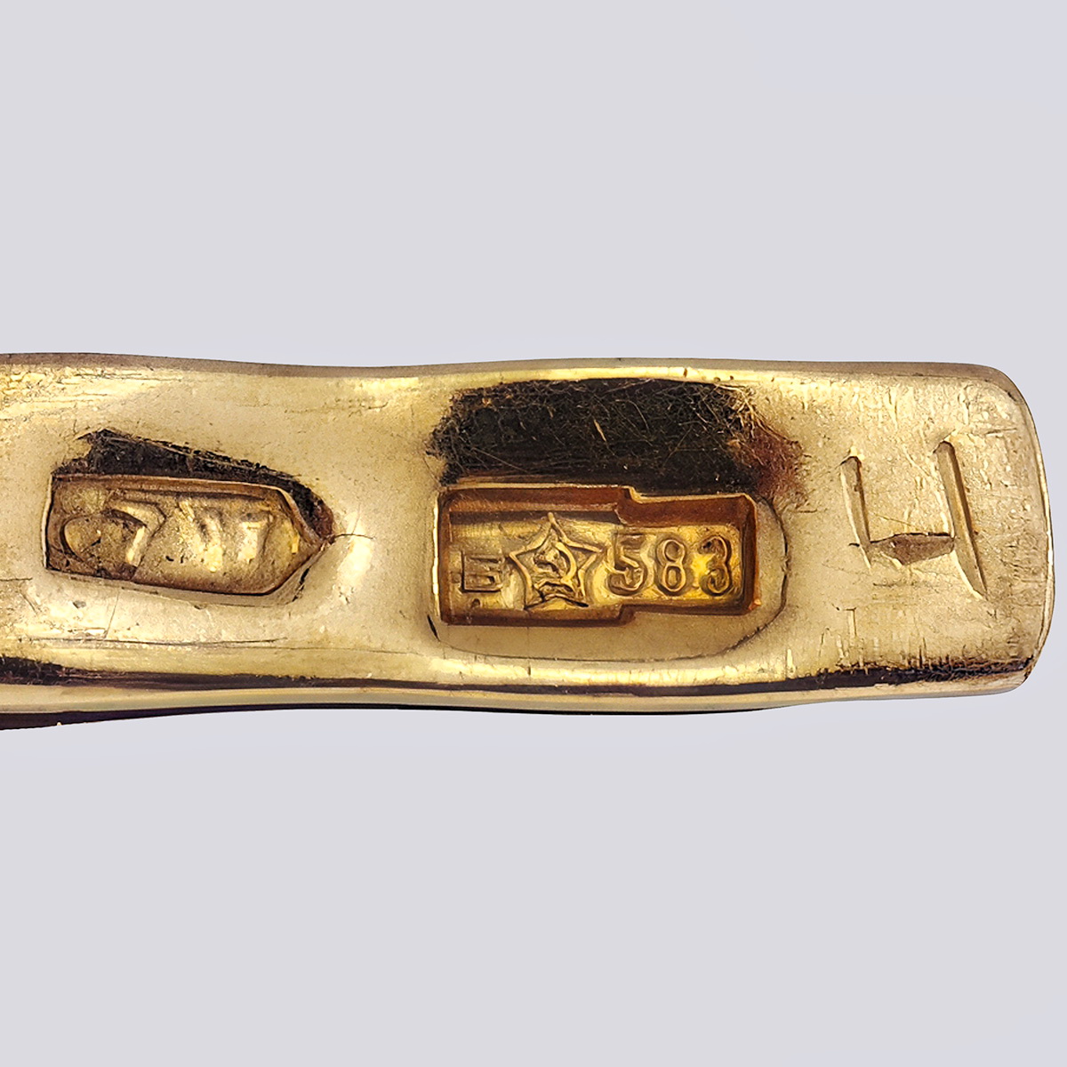 Браслет золотой 583 пробы с якутскими бриллиантами