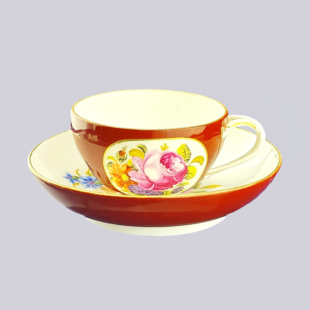 Кофейная пара чашка с блюдцем парного цвета с цветами (завод А. Г. Попова)