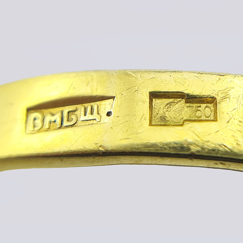 Комплект «Кольцо и серьги» из золота с бриллиантами (СССР, 750 проба)
