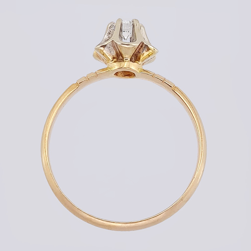 Золотой комплект (кольцо и серьги) с якутскими бриллиантами «Тюльпан»