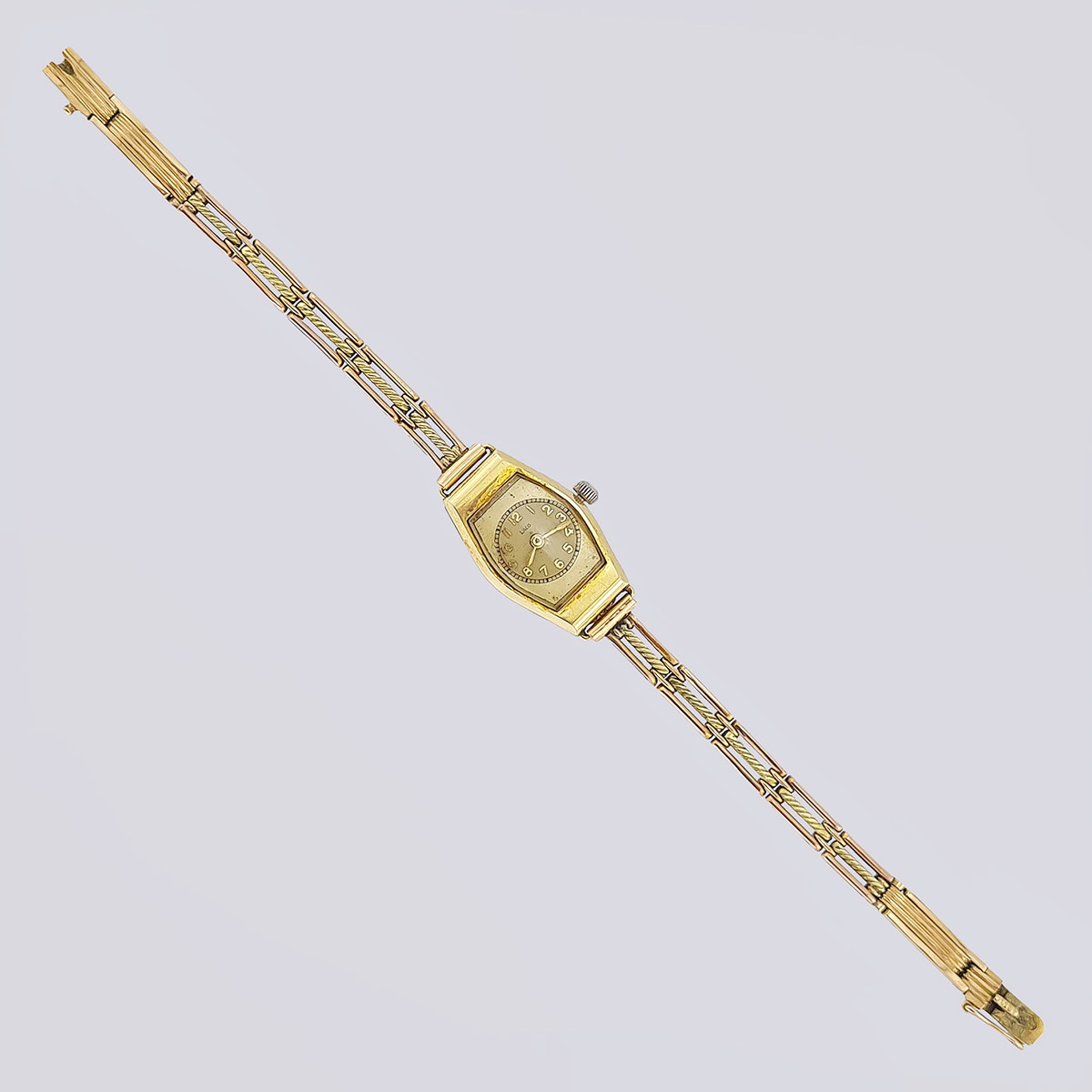 Женские часы на браслете из золота 585 пробы