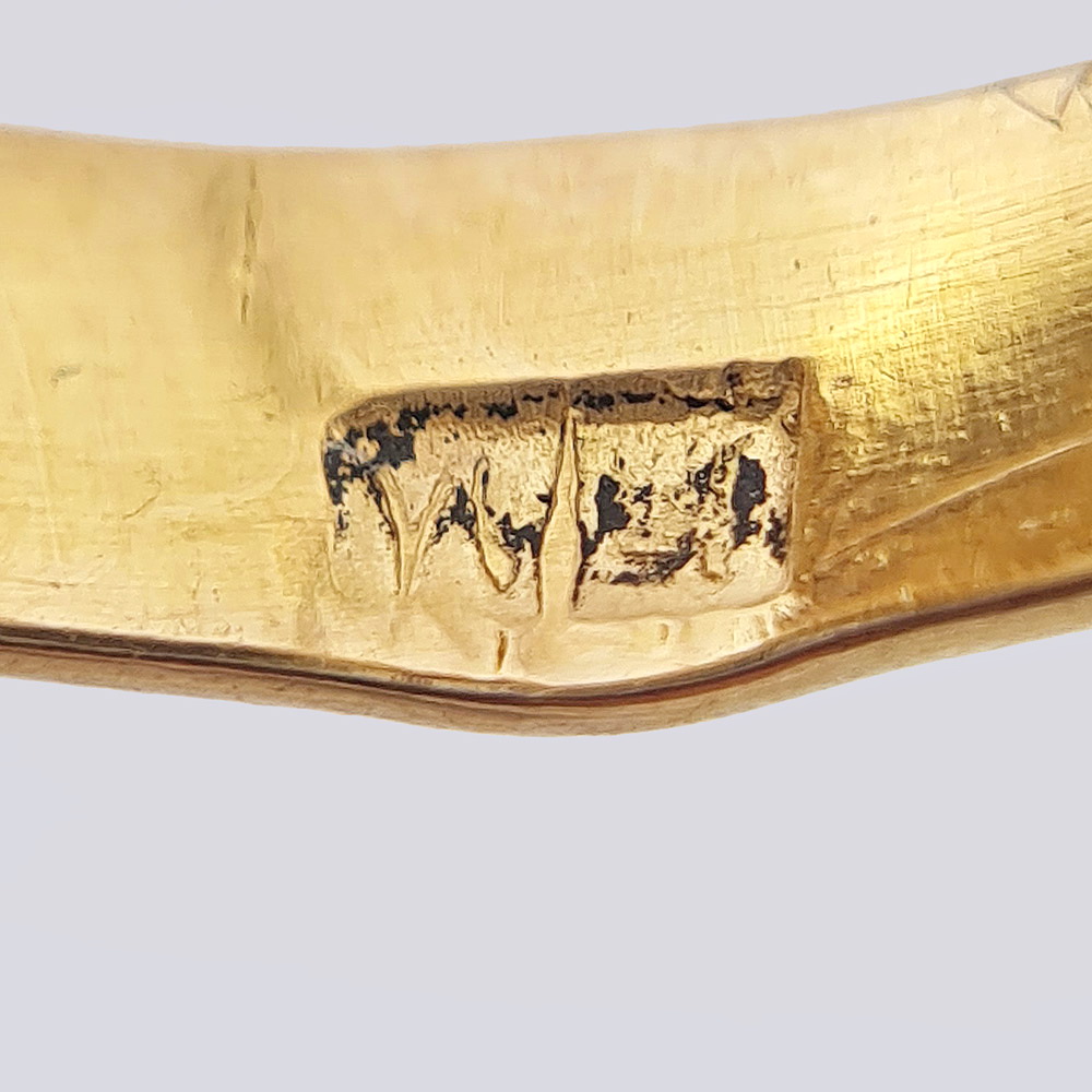 Золотое кольцо с натуральным опалом (20 век, 750 проба)
