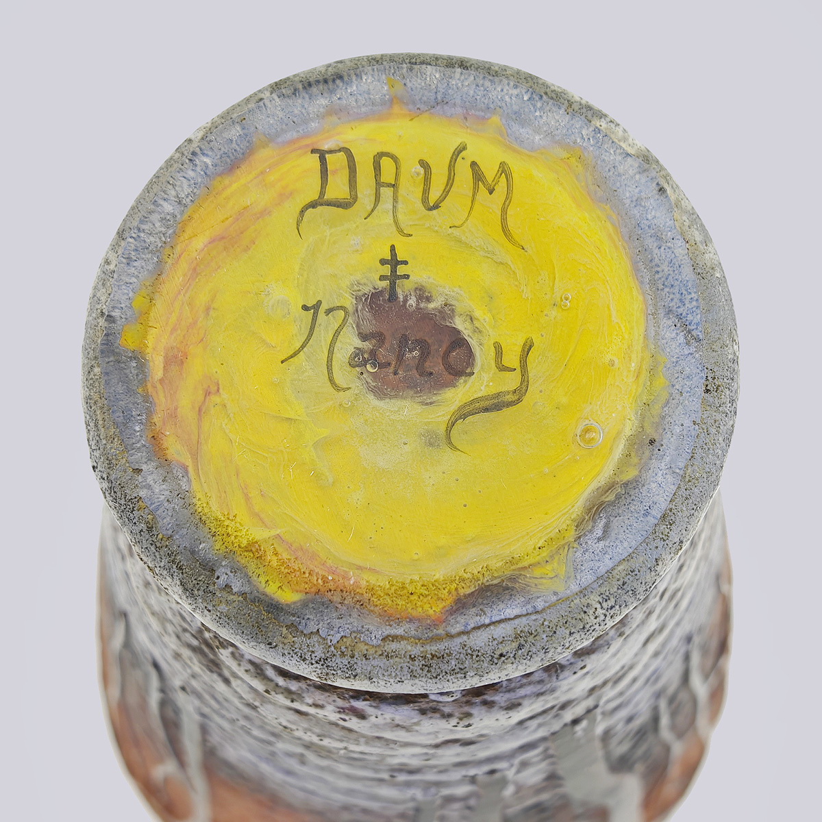 ВАзочка для мелкого букета многослойное стекло фирма Daum Nancy, 