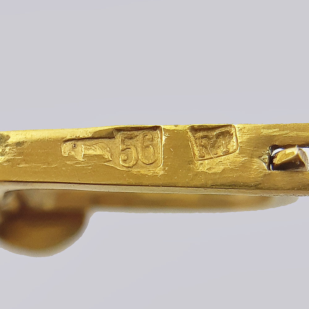Золотые серьги-подвески с бриллиантами и гранатами 56 пробы