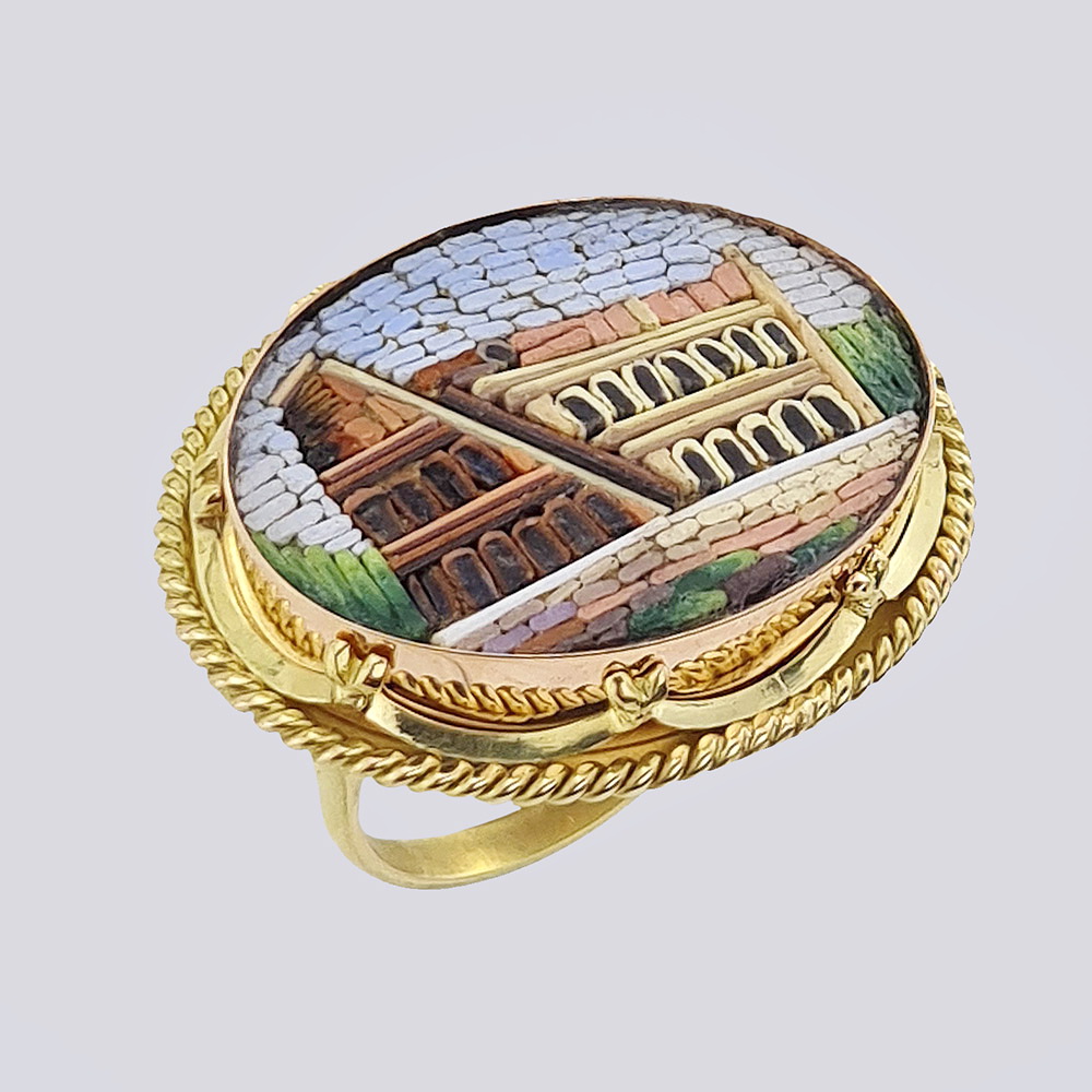 Золотое кольцо с римской мозаикой с изображением Колизея