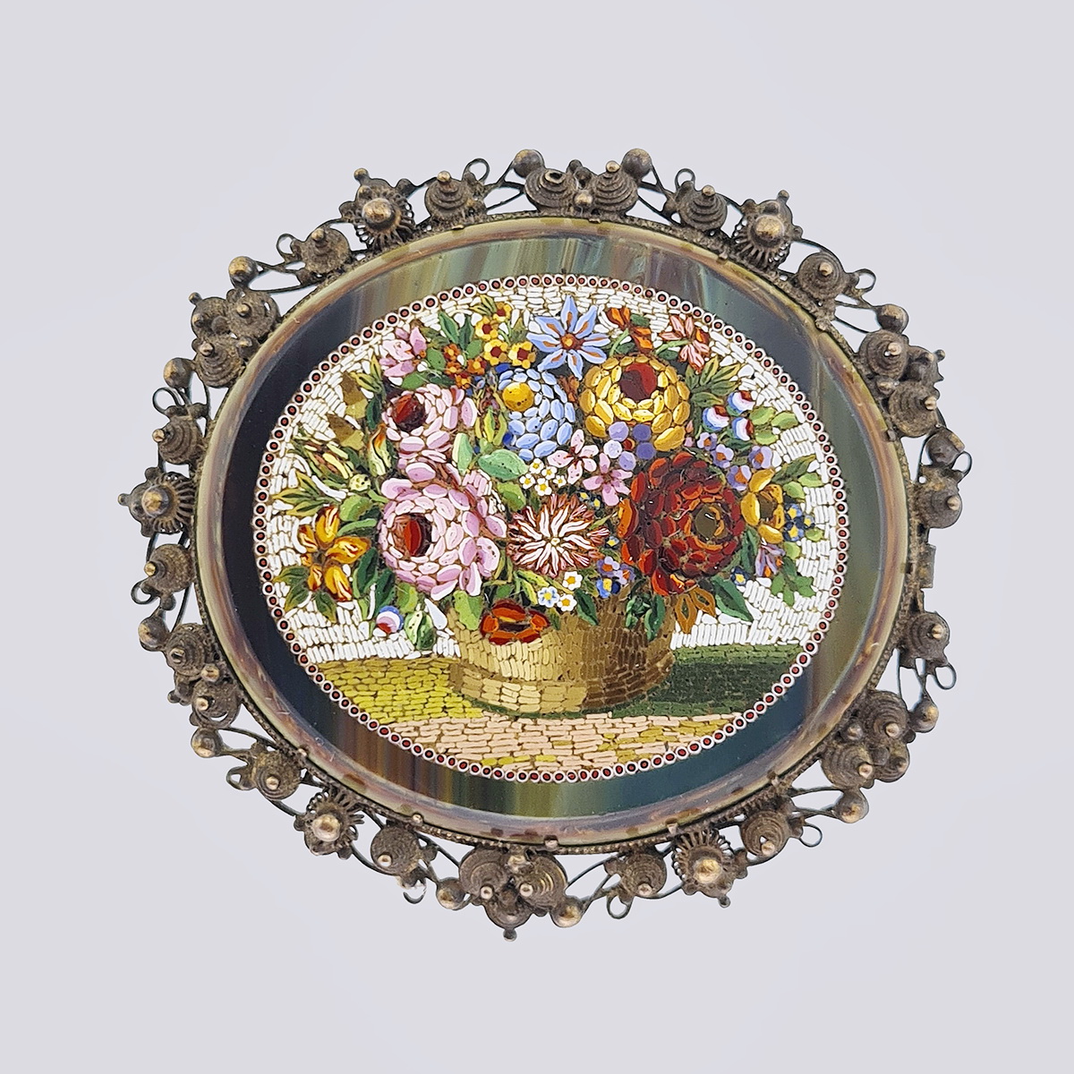 Брошь «Корзина с цветами» с агатом в технике римской мозайке