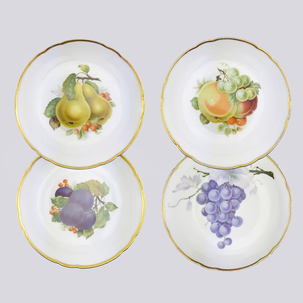 4 фарфоровые тарелки с фруктами с золотой каймой 