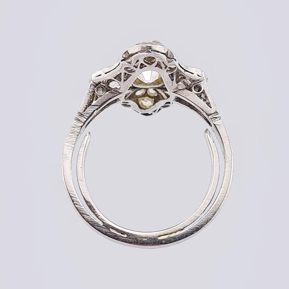 Золотое кольцо с бриллиантами старой огранки и алмазами