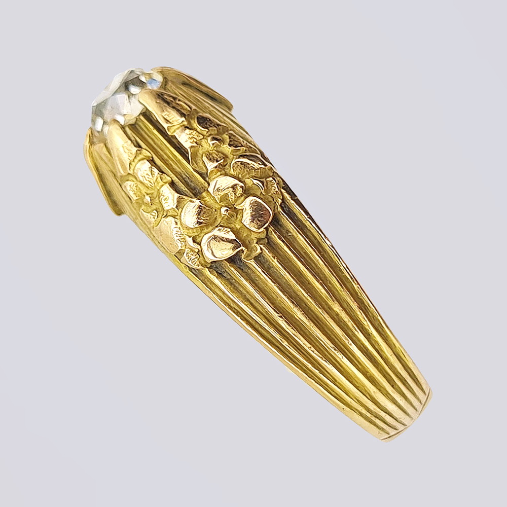 Кольцо с бриллиантом и растительным орнаментом из золота 56 пробы 19 века
